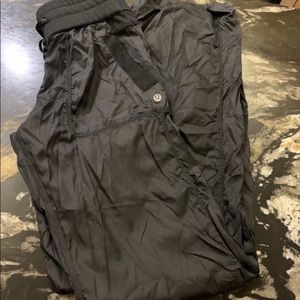 Lululemon size 4 studio pants